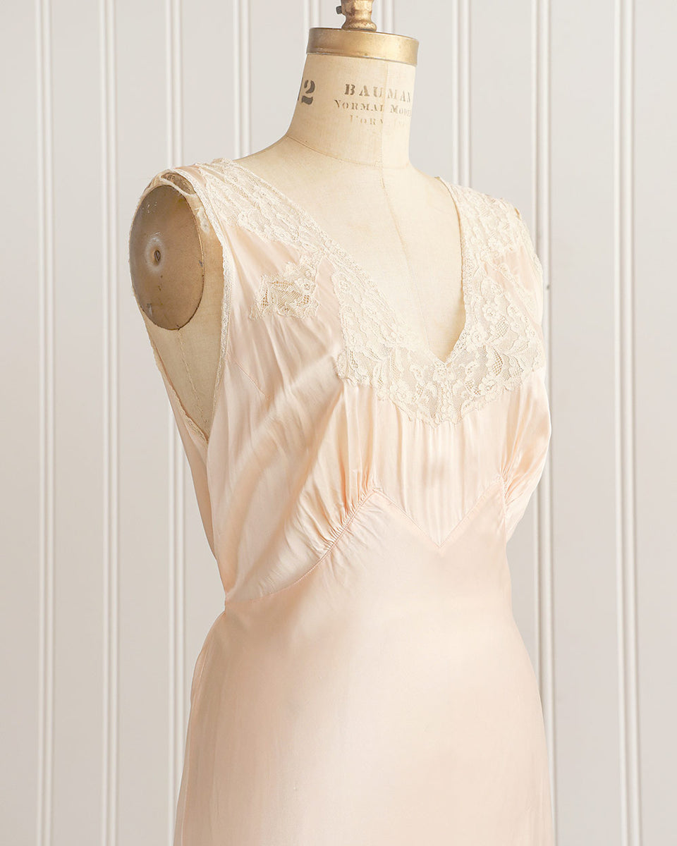 Vintage sold 30s Cream Slip