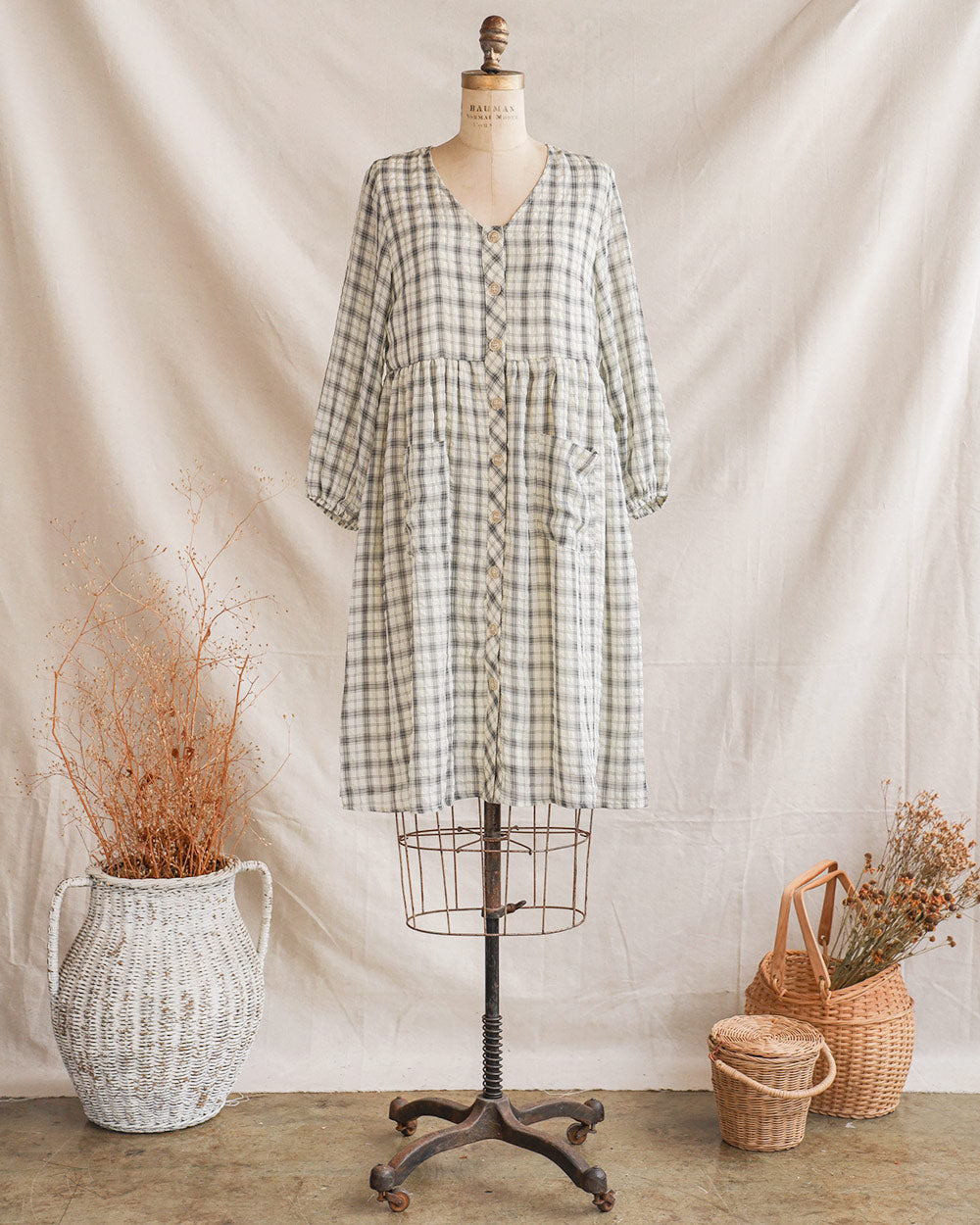 Timeless and Feminine Outfit: White Shirt & Gingham – Adored Vintage